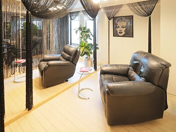 まつげエクステ専門店 ヴィーナスラッシュ 六本木店(Venus Lash)/【施術ソファ】