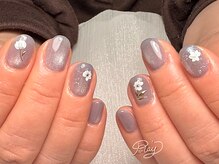 レイネイル(Ray nail)/小花のくすみブルーネイル