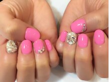 ティンク(Tink)/ビビットピンクにキラキラアート