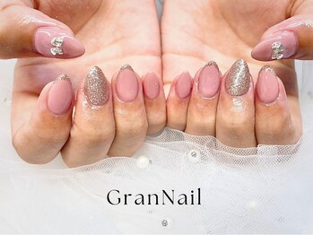 グランネイル(GranNail)の写真/大人可愛いシンプルデザインのネイルならお任せ下さい★上品で艶のあるオフィスでもOKなネイルをご提案♪