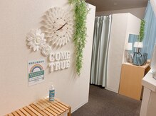 モテ肌 小顔コルギサロン カムトゥルー(come true)/感染防止徹底宣言のステッカー