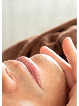 ドマーニプラス 泉店(DOMANI PLUS.)の写真/≪メンズ脱毛≫太くて頑固なヒゲに効果抜群◎痛み最小限&美肌効果も抜群！脱毛卒業【ヒゲ脱毛1回2980円】