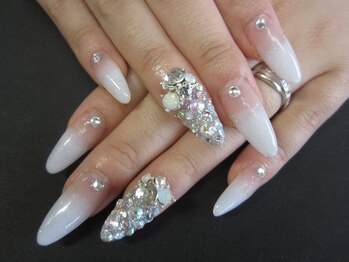 ネイルサロン グレイス(Grace)/スカ人気NO.1☆白グラデ