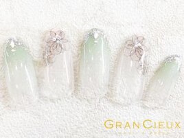 ピスタチオカラーフラワーネイル