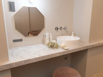 小顔屋オテテ(Otete)/鏡チェック