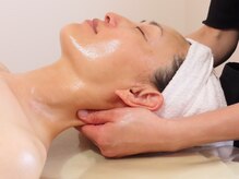 イヴトワエ(eiv Toi et A)/