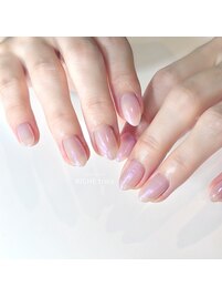 オフィスネイルにオーロラネイル