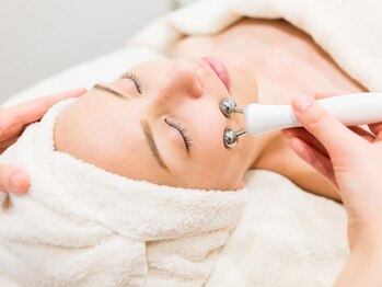 チャーイファン 幕張温泉湯楽の里の写真/大人気！EMSで引き締め実感！【ハリUP】50分6,500円★印象変わる小顔体験！