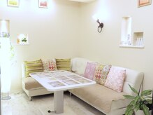 耳つぼアンドスリムケア イヤローブ(Earlobe)/待合室