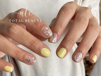 アテ(ate)/黄色ネイル