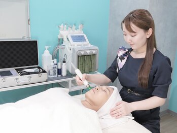 ビービーサロン 池袋(B.B salon)の写真/【夏の美白集中ケア】水素ピーリング×超音波洗浄で毛穴汚れ除去!エクソソームでワンランク上の透明素肌に