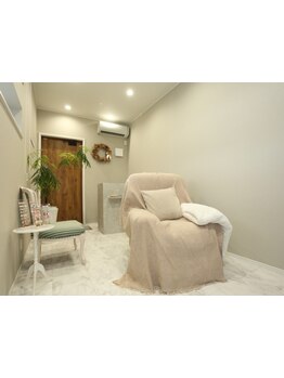 ネイル・アイメニューの同時施術が可能