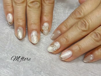 エムフローレ(M flore)/ホワイトニュアンスネイル
