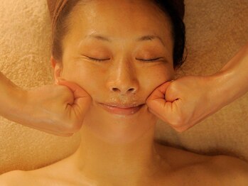 ルルール(Lulur)/【リフトアップマッサージ】