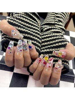 宝石ネイル