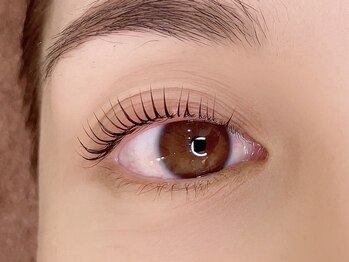 リボーン アオヤマ(Re-born aoyama)の写真/好印象はナチュラル綺麗な《似合わせまつ毛パーマ》で叶えましょう！マッサージ追加でより素敵なお目元へ♪
