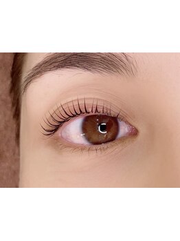 ナチュラル上品な目元にしたい