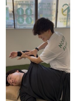 ノビルストレッチ 上野毛店(NOBIRU Stretch)/大胸筋のストレッチ