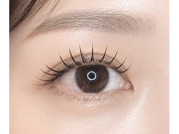 ランド(R&)の写真/《本町/マツエク》360°綺麗なエクステが長持ち!時間が経ってもバラつきが少ない自然なまつげに♪