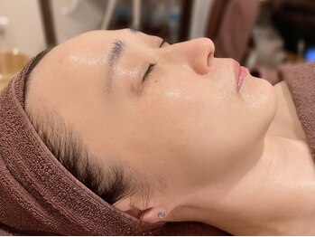 ブレデサガ(B’lady Saga)/ラレステンで若々しいお肌へ♪