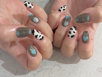 プラス サード(Plus 3rd)/牛柄ネイル by tomoe.i