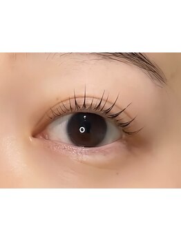 ナチュラル上品な目元にしたい