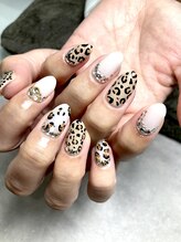 ラキネイル(LAKI Nail)/ヒョウ柄ネイル