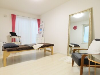 ムンム(MUMMU)の写真/完全個室｜女性スタッフ対応★骨盤の歪みを整え、痩身マシンで脂肪燃焼♪骨盤矯正＋痩身マシン90分￥4980