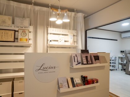 eye lashsalon Luciusの写真