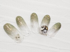 ビジューネイル初回オフ込￥7480