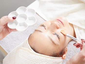 エミナル(eminal)/医師監修の角質ケア/毛穴/梅田