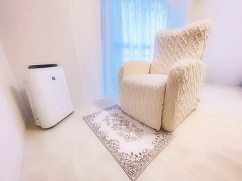 ルプティボヌール(LE PETIT BONHEUR.)/ふかふかのリクライニングチェア