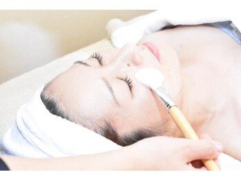 リバージュ(Riverge)の写真/【大人女性必見☆】鏡を見るたび気になるたるみケア…骨格から整えてハリのある若見えフェイスへ