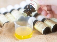 アロマオイルはその場でお選びいただきブレンドいたします。