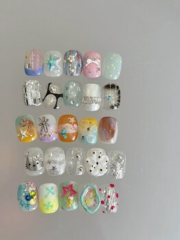 ジュライネイル(July nail)の写真/月変わる定額デザインが魅力☆人気のマグネットやオーロラミラーでかわいい指先へ◎