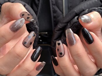 リッシュ(RICHE)/ハートホロブラックネイル
