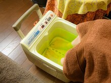 ヨクナル 幸田店の雰囲気(足湯につかりながら首のリンパを流します♪)