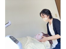 フェイシャルは、肌と心をほぐして、笑顔が戻るひとときに。