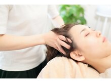アロマアンドフェイシャルサロン  エメシェリー(aimercherie)の雰囲気（眼精疲労・首こり/肩こりの辛さ・小顔効果にヘッドマッサージ）
