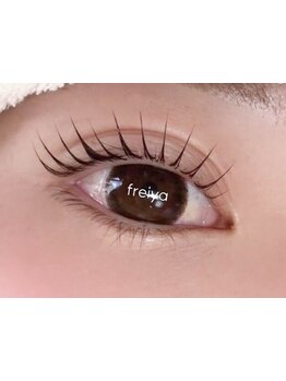 ナチュラル上品な目元にしたい