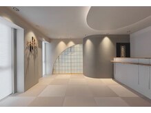 エッセンスマム 東京 プレナタールサロン(Prenatal salon)の雰囲気（落ち着く子連れ理学整体スペース◎抗菌衛生◎角は丸く安全設計）