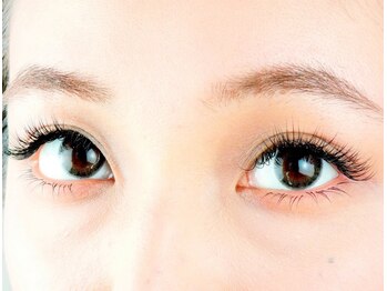 まつ毛エクステ専門サロン マドモア 加古川店/美容師資格保持のプロ施術