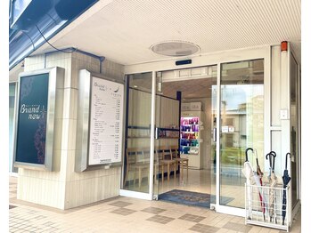 EyelashCARINA&monanail&estheLUANA 東生駒店