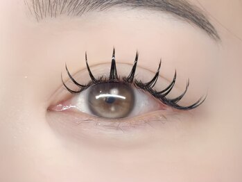 サロン ド リリー(salon de Lily)の写真/《なんば駅直結》似合わせまつげお任せください♪パーマもマツエクもナチュラルで可愛い目元に☆