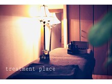 リラクゼーション コンティゴ(relaxation contigo)の雰囲気（カウンセリング室/施術室はそれぞれ個別なのでお着替えも安心◎）