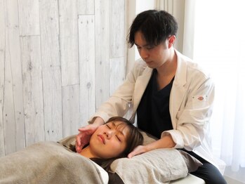 ジェン(gen)の写真/美容鍼×小顔矯正で、むくみやこりを解消し、理想のスッキリ小顔を叶えるサロンです☆