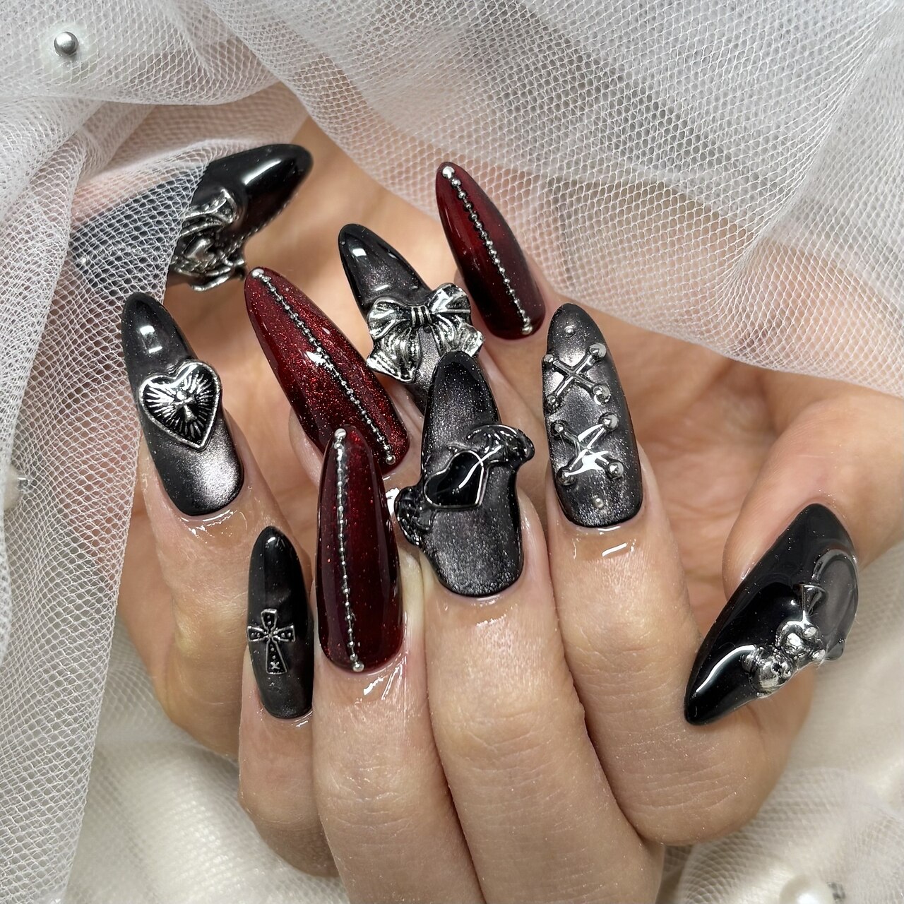 2026年冬トレンド】ブラック 冬のネイルデザイン集｜人気順｜9ページ目