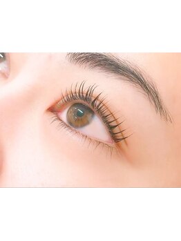 ネイル・アイメニューの同時施術が可能