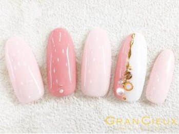 クアトログランシュ 青葉台(QUATRO×GranCieux)/上品ピンク×ゴールドネイル