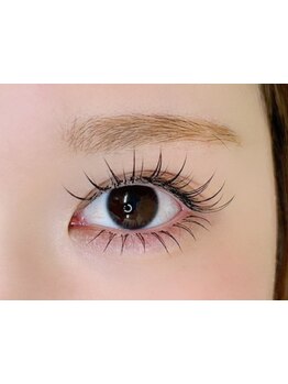 ナチュラル上品な目元にしたい